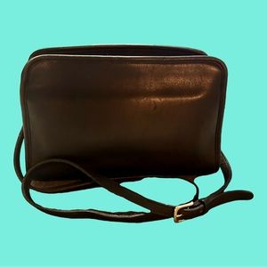Vintage Coach Sutton, black leather crossbody. (Style 9814)